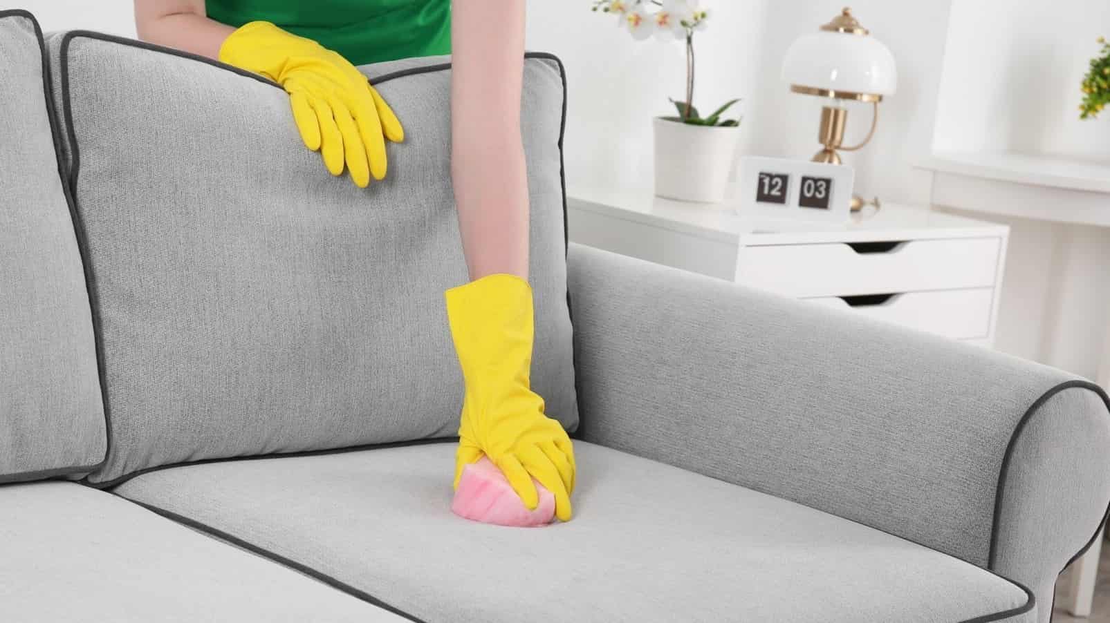 как почистить диван из ткани